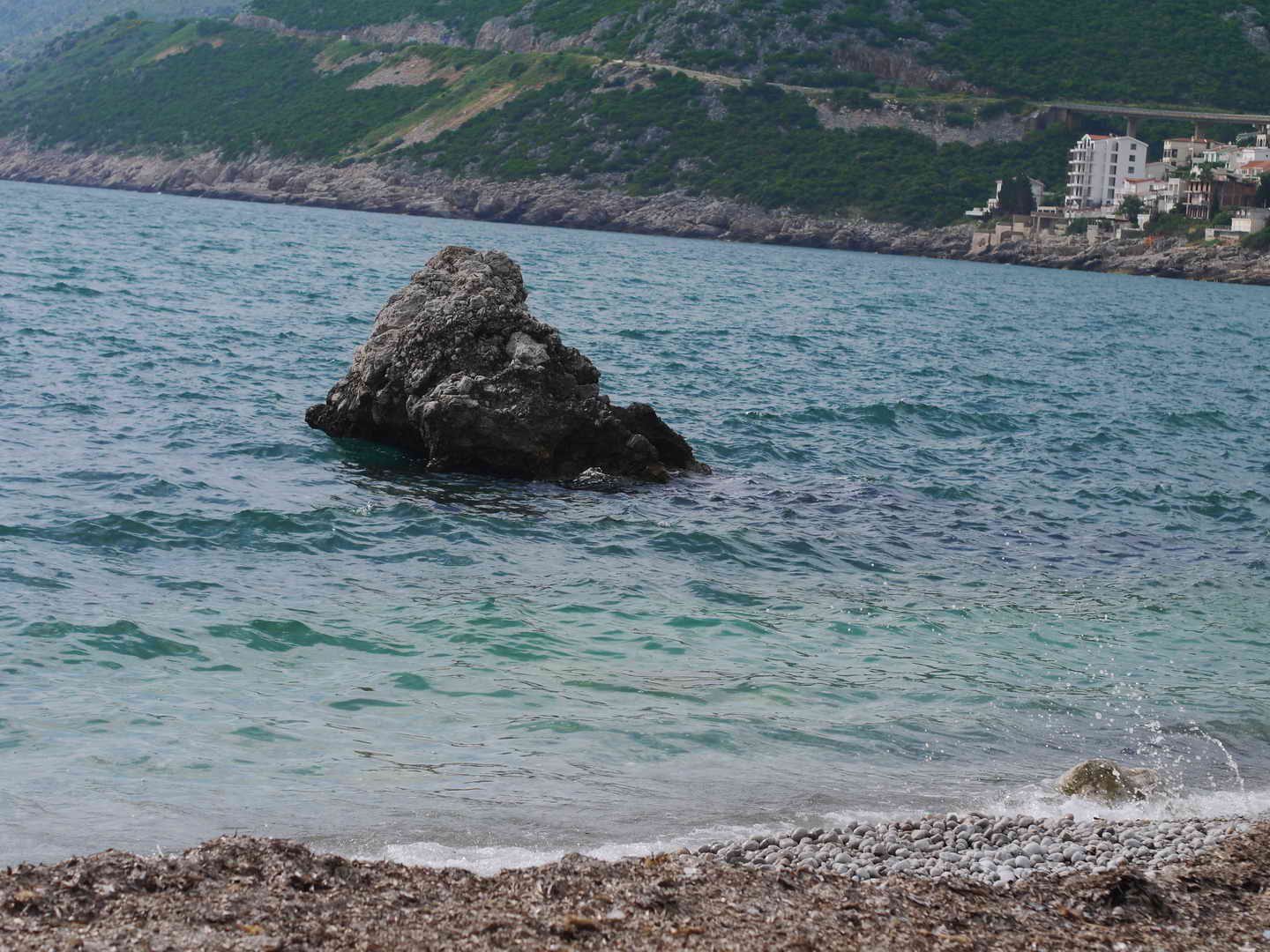 Температура воды в черногории. Добра вода Черногория. Добра вода пляж. Добра вода Черногория фото. Добра вода (dobra voda).