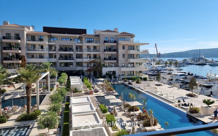 Квартира индивидуальной планировки в резиденции Baia, Regent Pool Club Residences. #Porto Montenegro