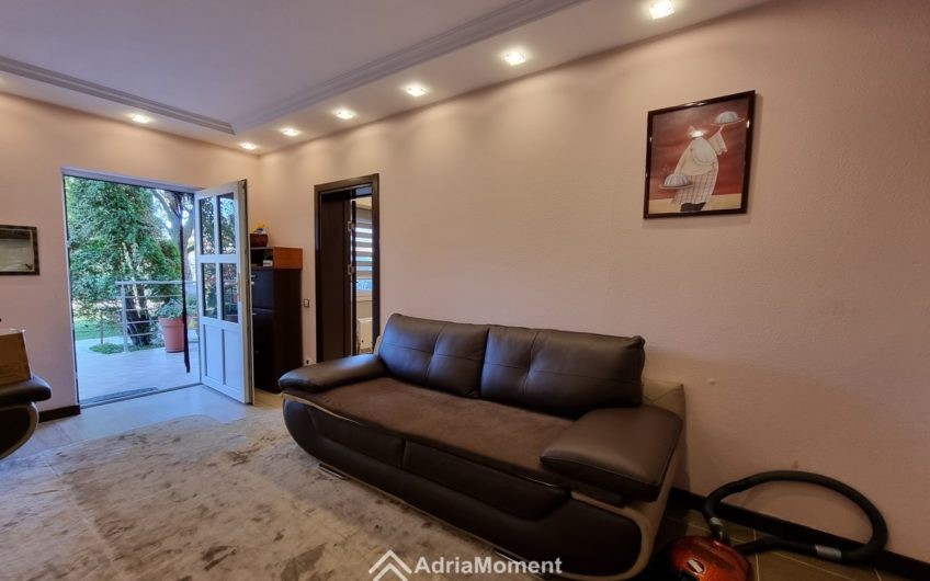Роскошный дом на 3 апартамента — лучшее предложение в Тивате!