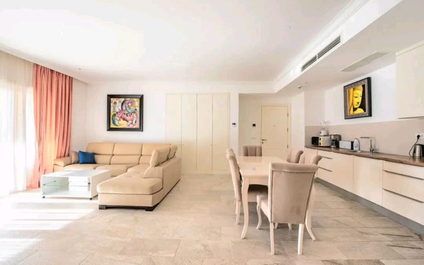 Lustica Bay Marina Village — готовая квартира 80 м2 + терраса 60 м2. Горящая цена!