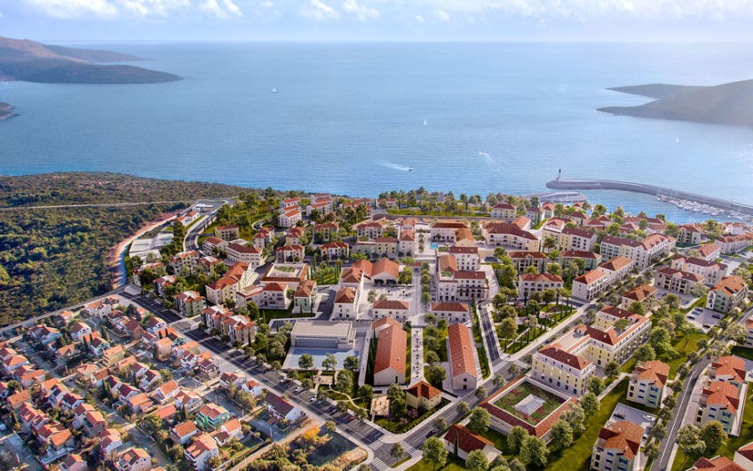 Lustica Bay Centrale — продажа в рассрочку — квартира с 1-й спальней и двориком