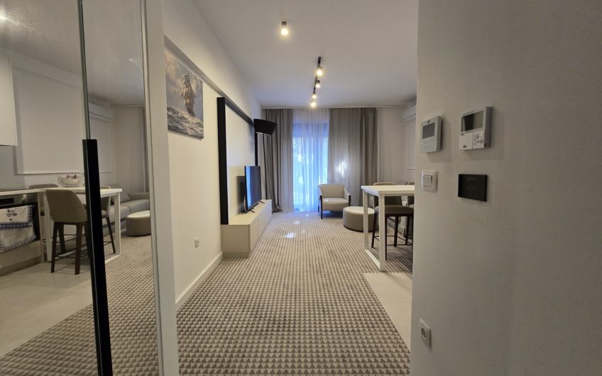 Квартира-дуплекс в Allure hotel — строгий центр Будвы