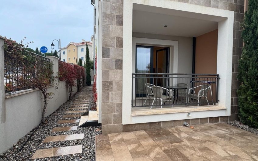Lustica Bay — продажа квартиры с 2-мя спальнями в Centrale