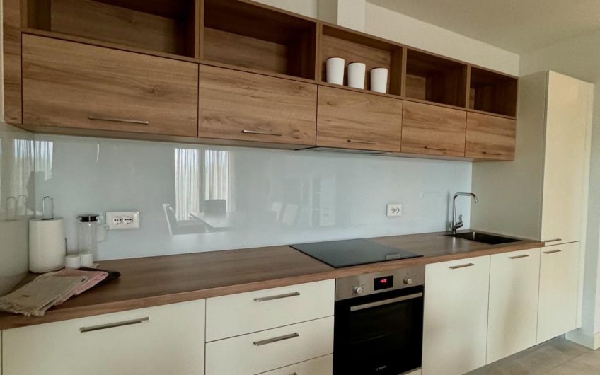 Lustica Bay — продажа квартиры с 2-мя спальнями в Centrale