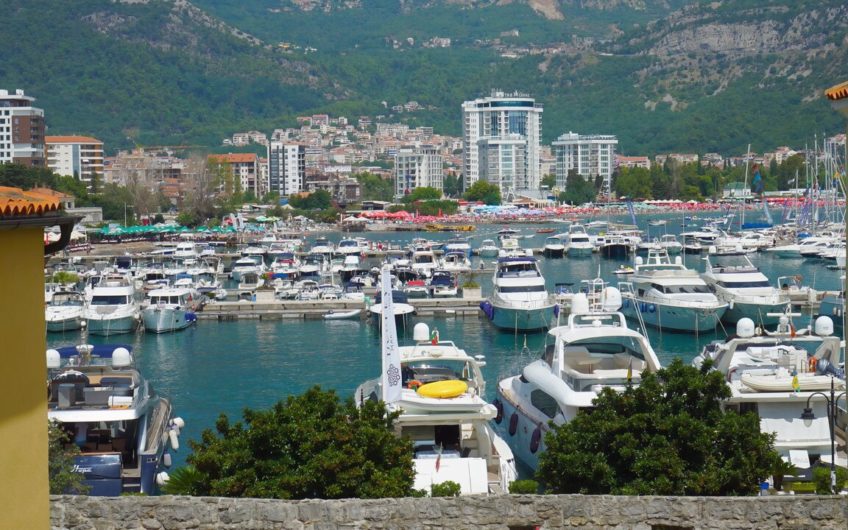 Старый город Будва — каменный дом с видом на море и коммерческим помещением