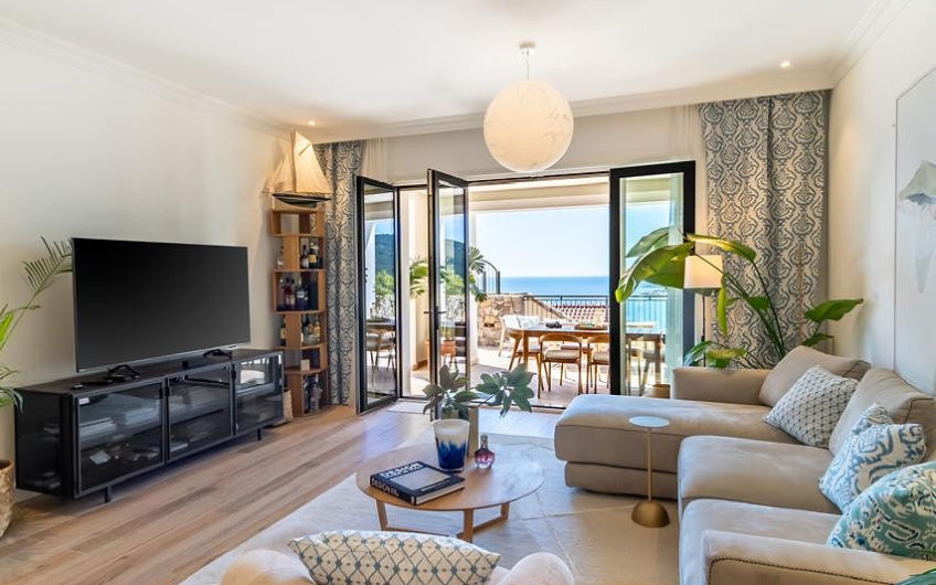 Люксовый апартамент с 2 спальнями в Lustica Bay Marina Village