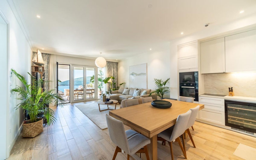 Люксовый апартамент с 2 спальнями в Lustica Bay Marina Village