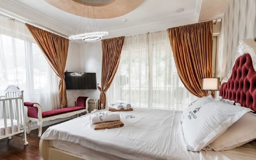 Roof Top Villa с бассейном в Будве